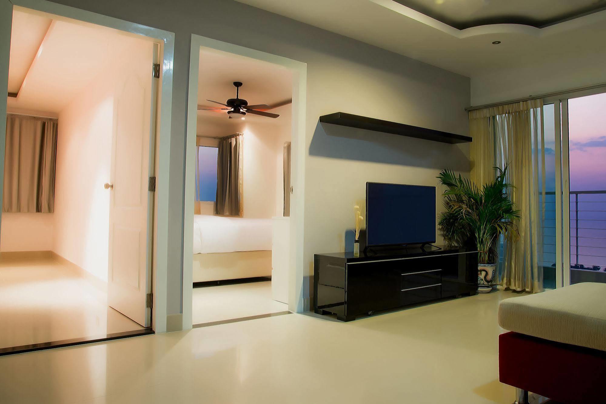 Ariva Royal Hill Pattaya Apartment Exterior photo